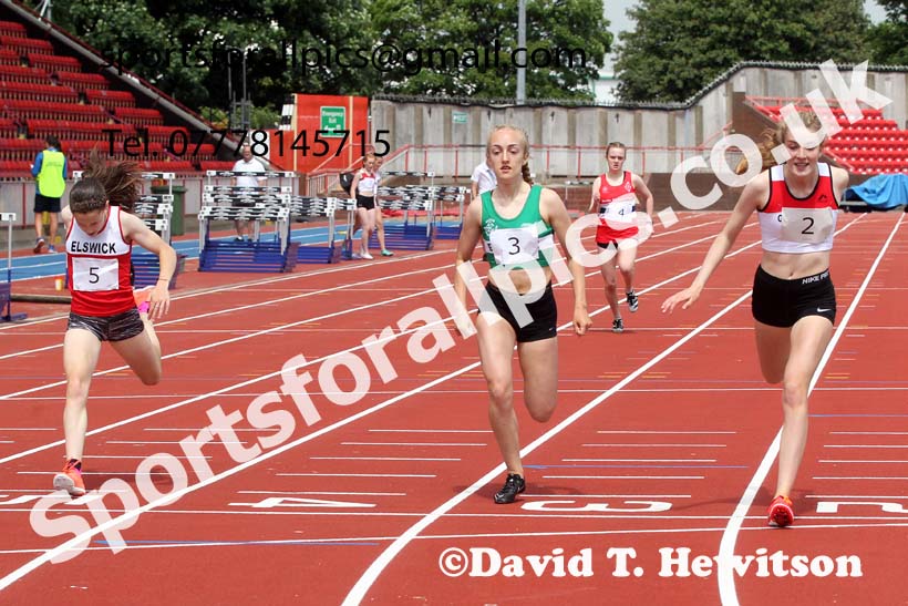 300 metres, 2021 Northumberland, Durham and Cleveland Schools. Photo: David T. Hewitson/Sports for All Pics